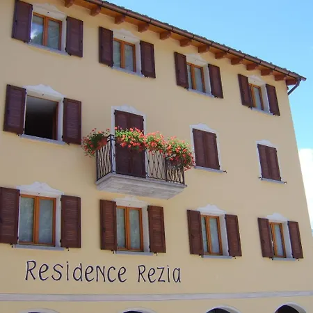 Rezia Aparthotel *